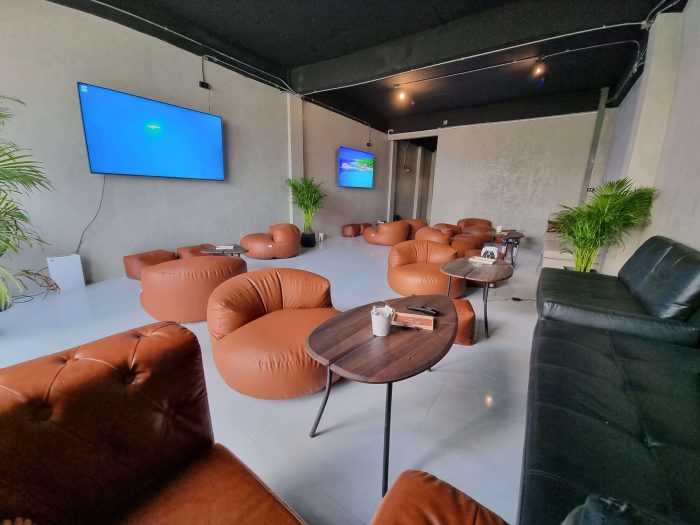 High Thai Blow Lounge Day